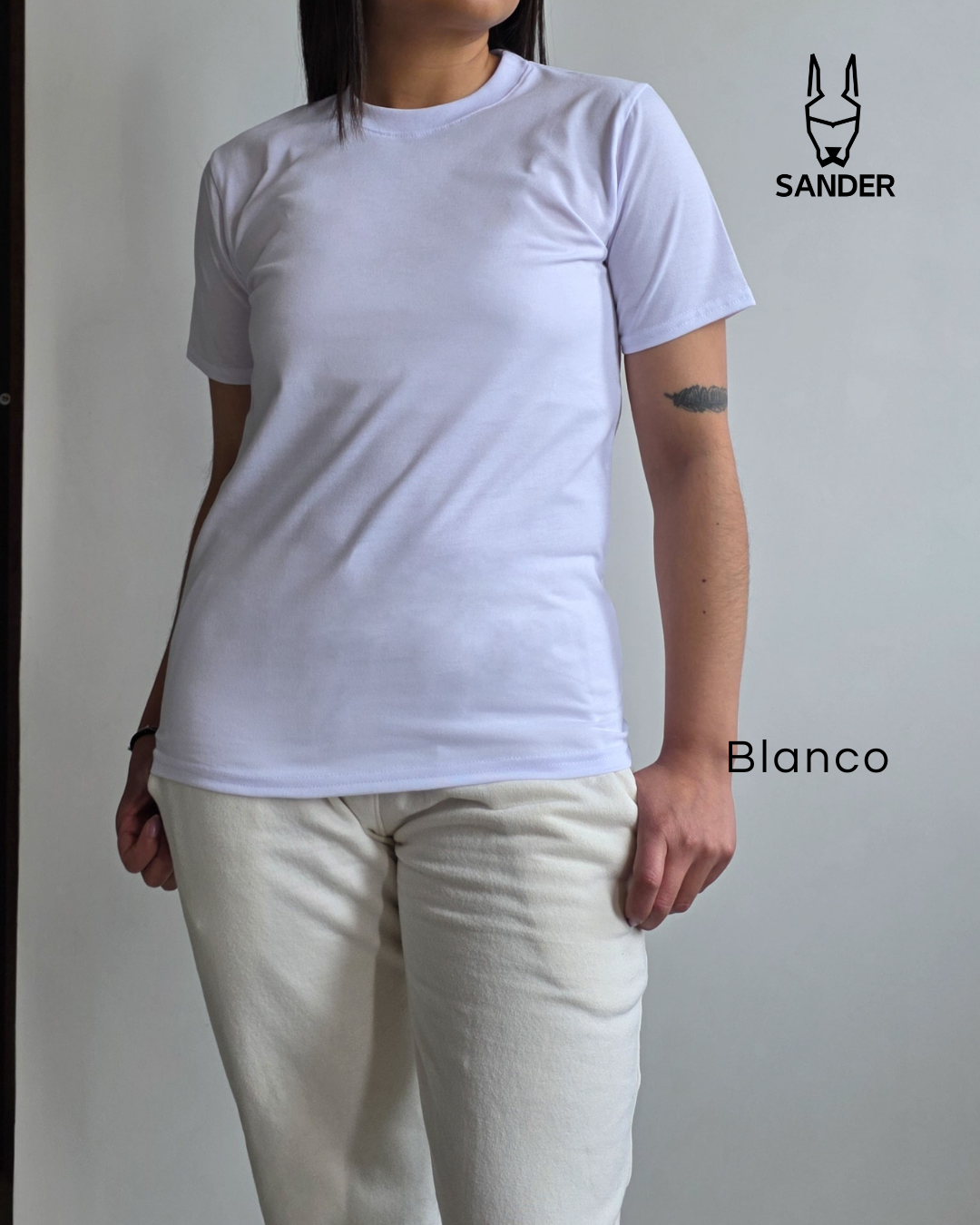 Camiseta Básica - Mujer